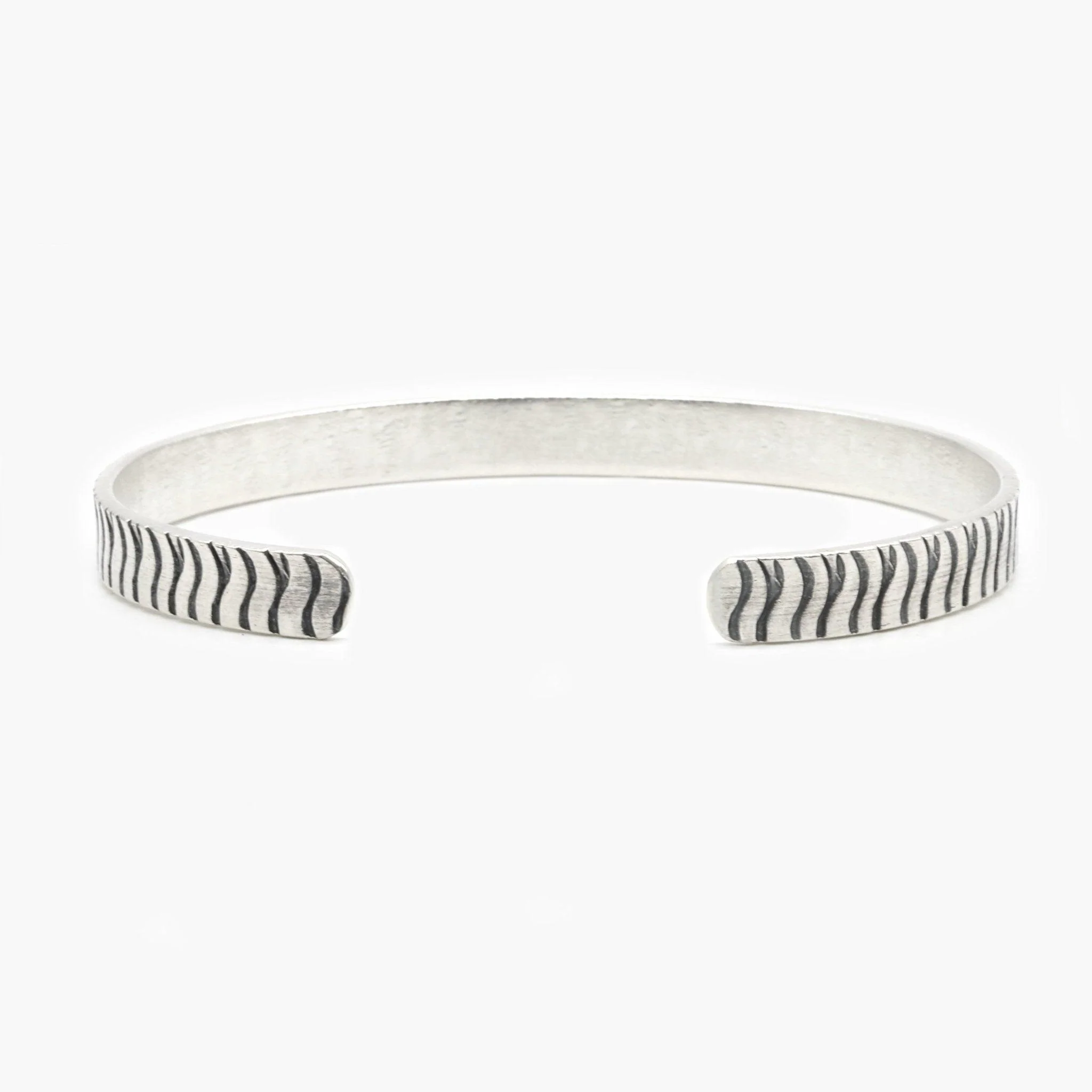 Hand-forged "Arnette" Silver Bangle - Image 3